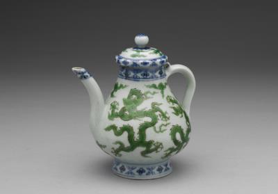 图片[2]-Small ewer with green dragons decoration and incised waves decoration, Ming dynasty, Mid 15th century-China Archive